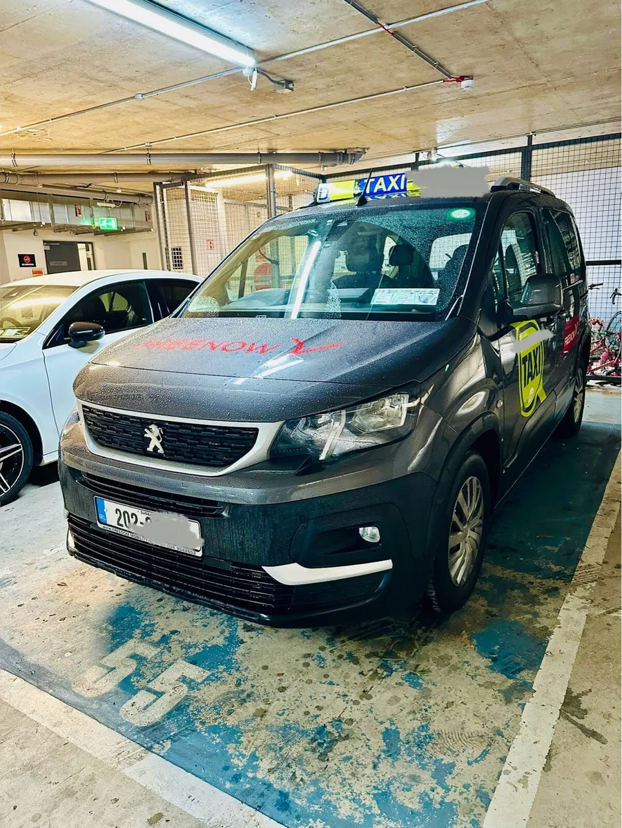 Peugeot Rifter 202 | 1.5L Diesel | WAV Taxi Ready - Image 2