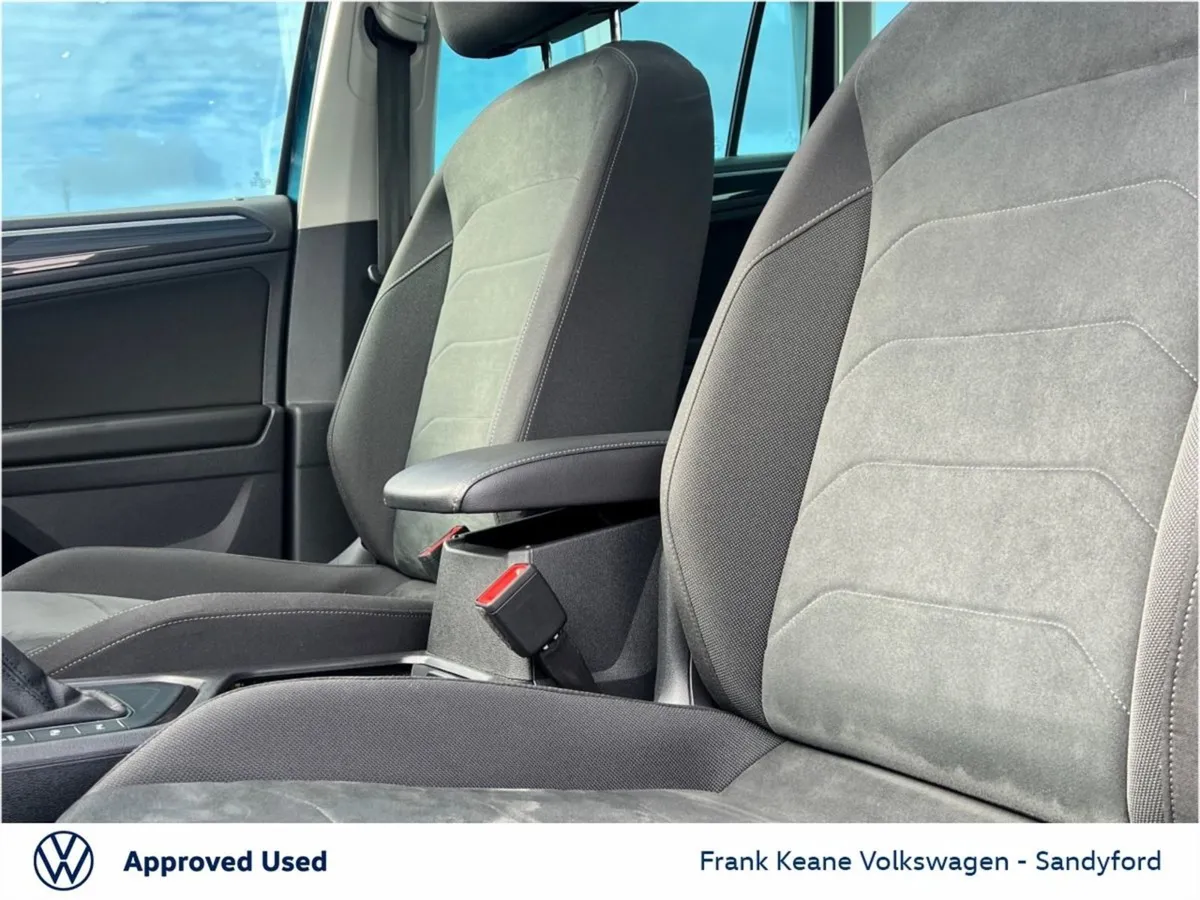 Volkswagen Tiguan  elegance  1.4tsi Phev 245HP  f - Image 4