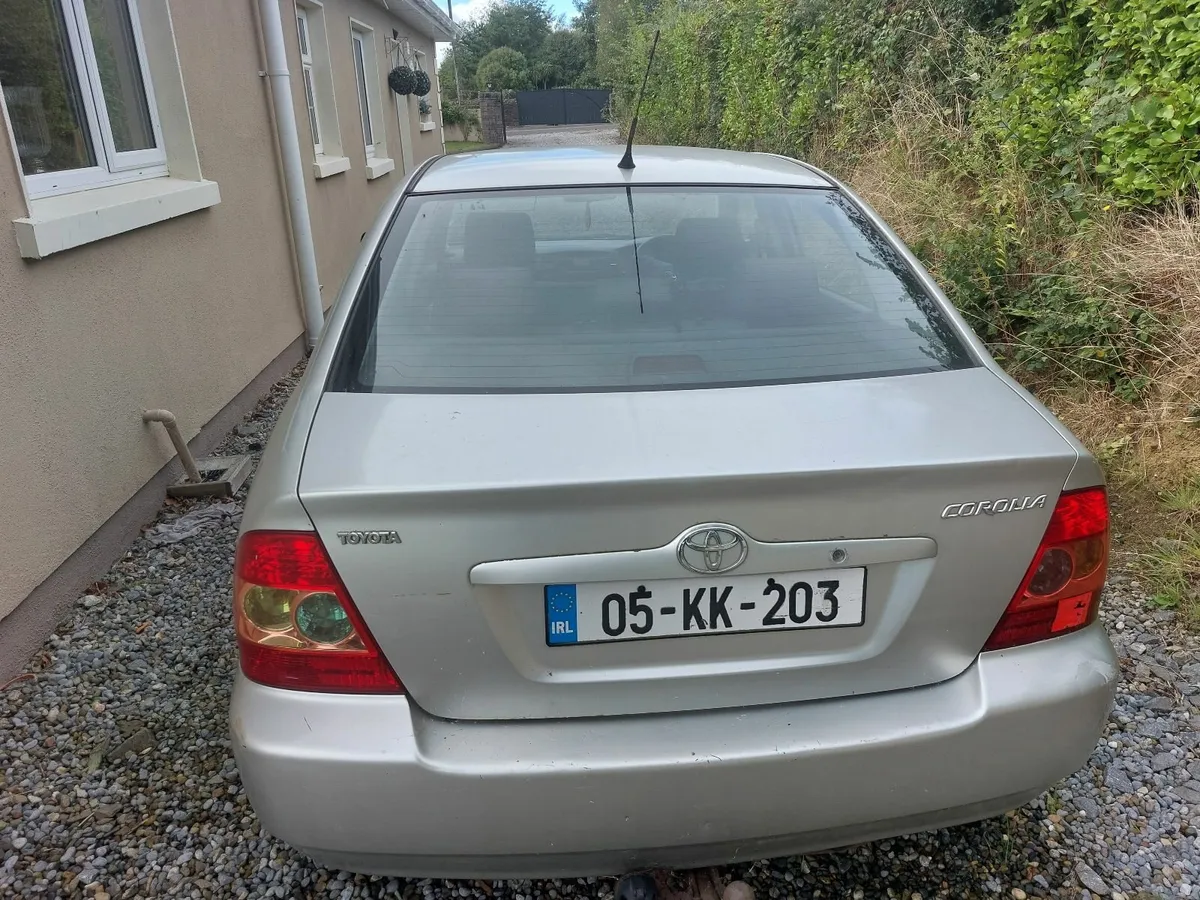 Toyota Corolla 2005 - Image 2