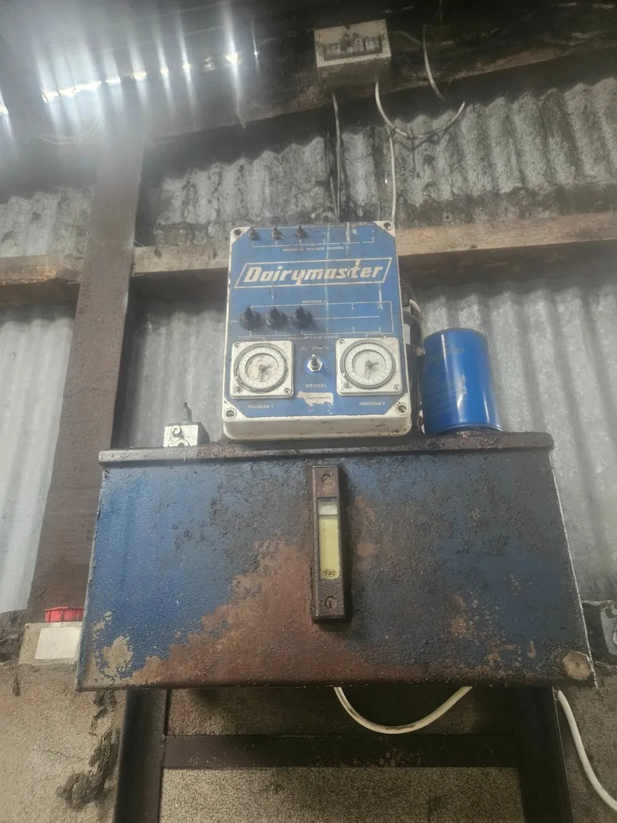 Hydraulic scraper - Image 1