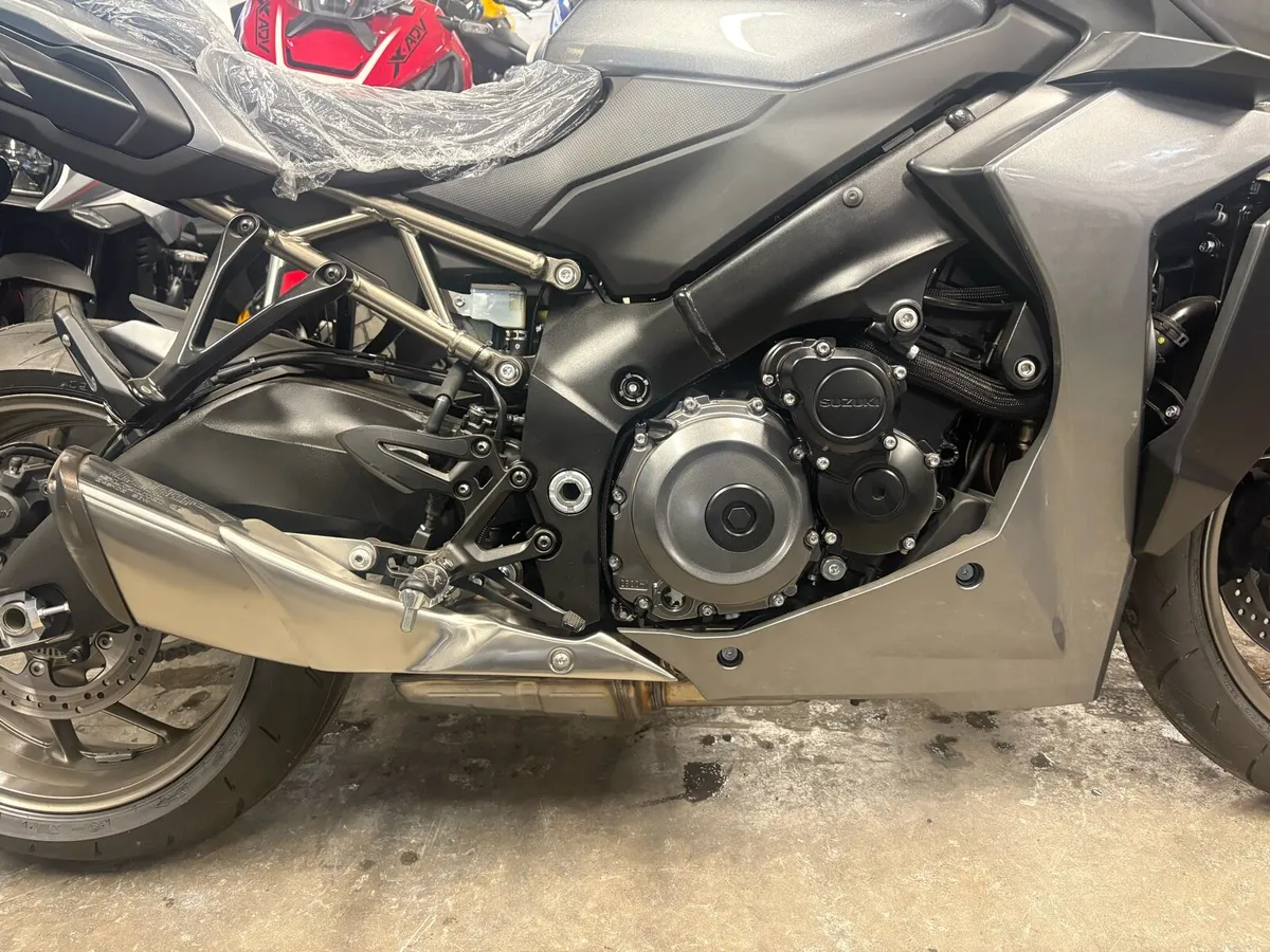 2025 Suzuki GSX-S GT1000 - Image 4