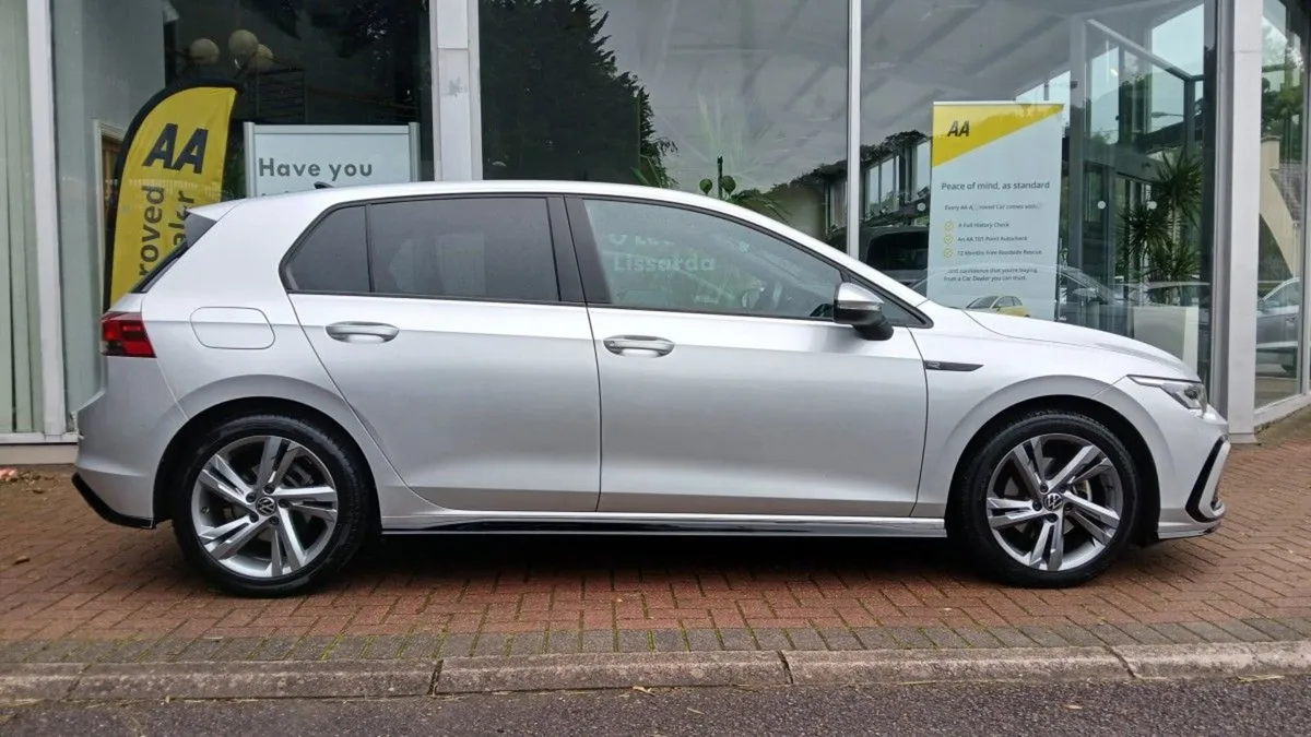 Volkswagen Golf 1.5 TSI 130HP R-line  Reflex Silv - Image 3
