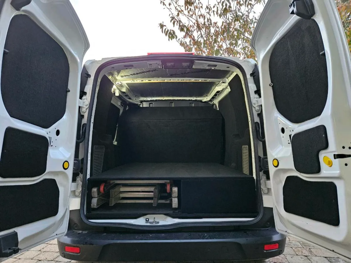 Ford Transit Connect - Image 4