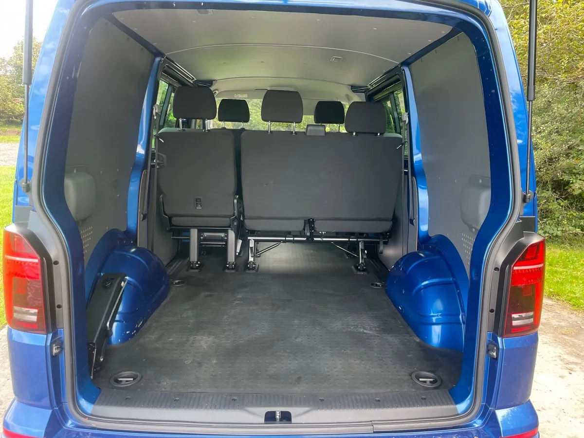 Volkswagen Transporter 2024 Kombi Zero VAT* - Image 4