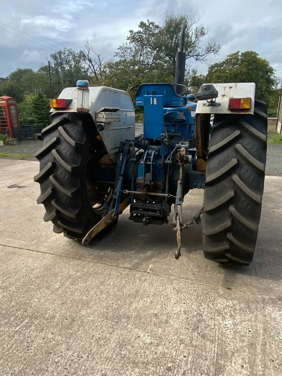 Vintage Tractor Ford 7400 - Image 3