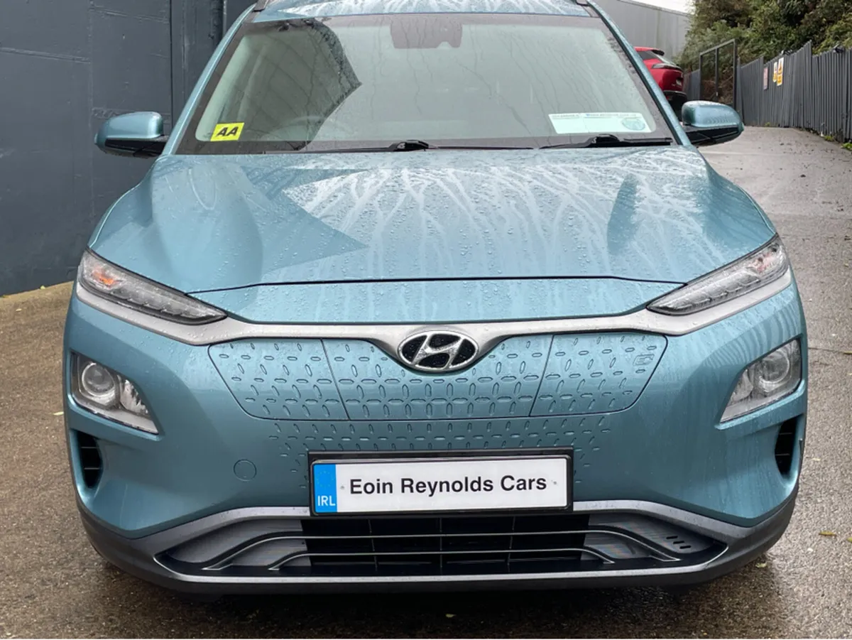 Hyundai KONA KAUAI EV PREMIUM LOW KMS! - Image 3