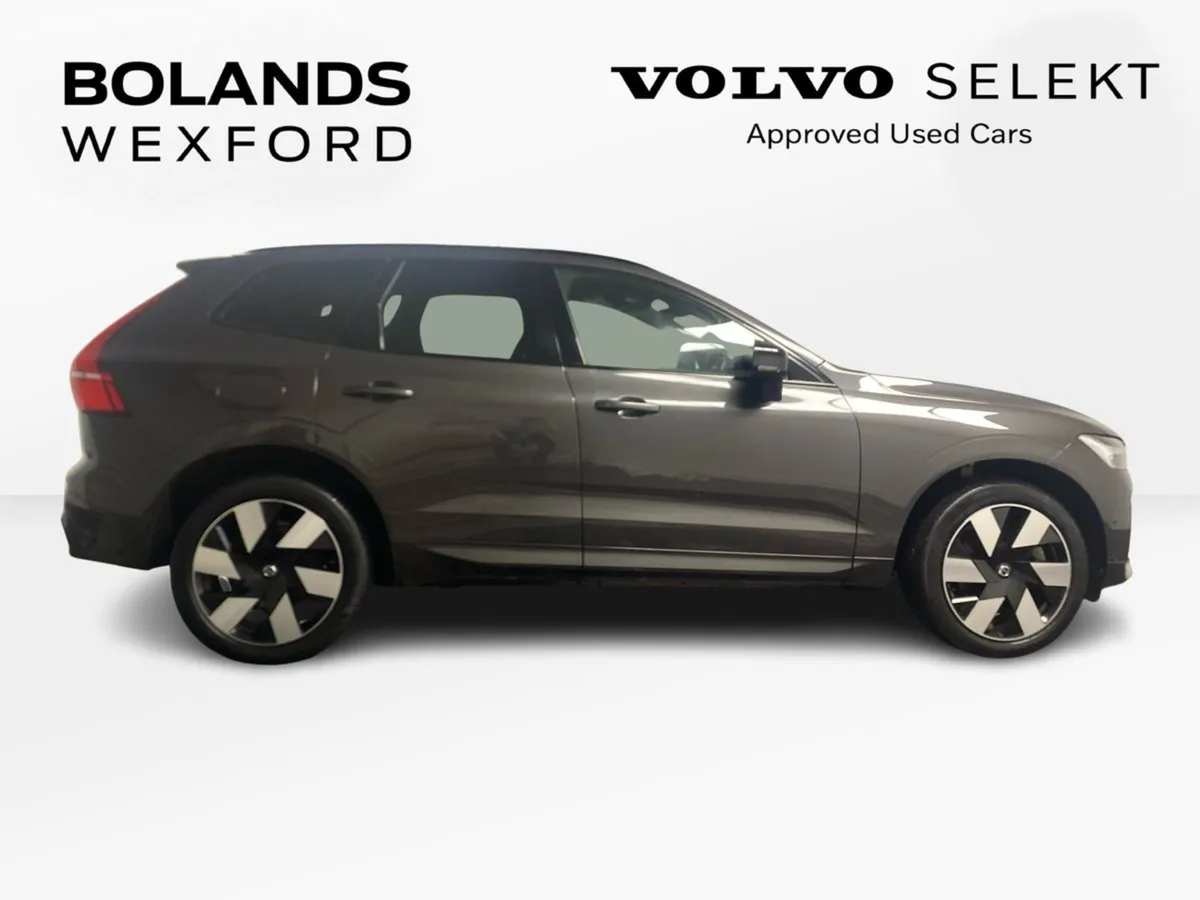 Volvo XC60 Ultra in Platinum Grey Charcoal Nappa - Image 4
