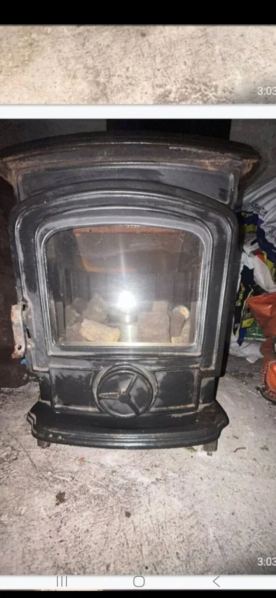 Stanley oil stove - Image 1