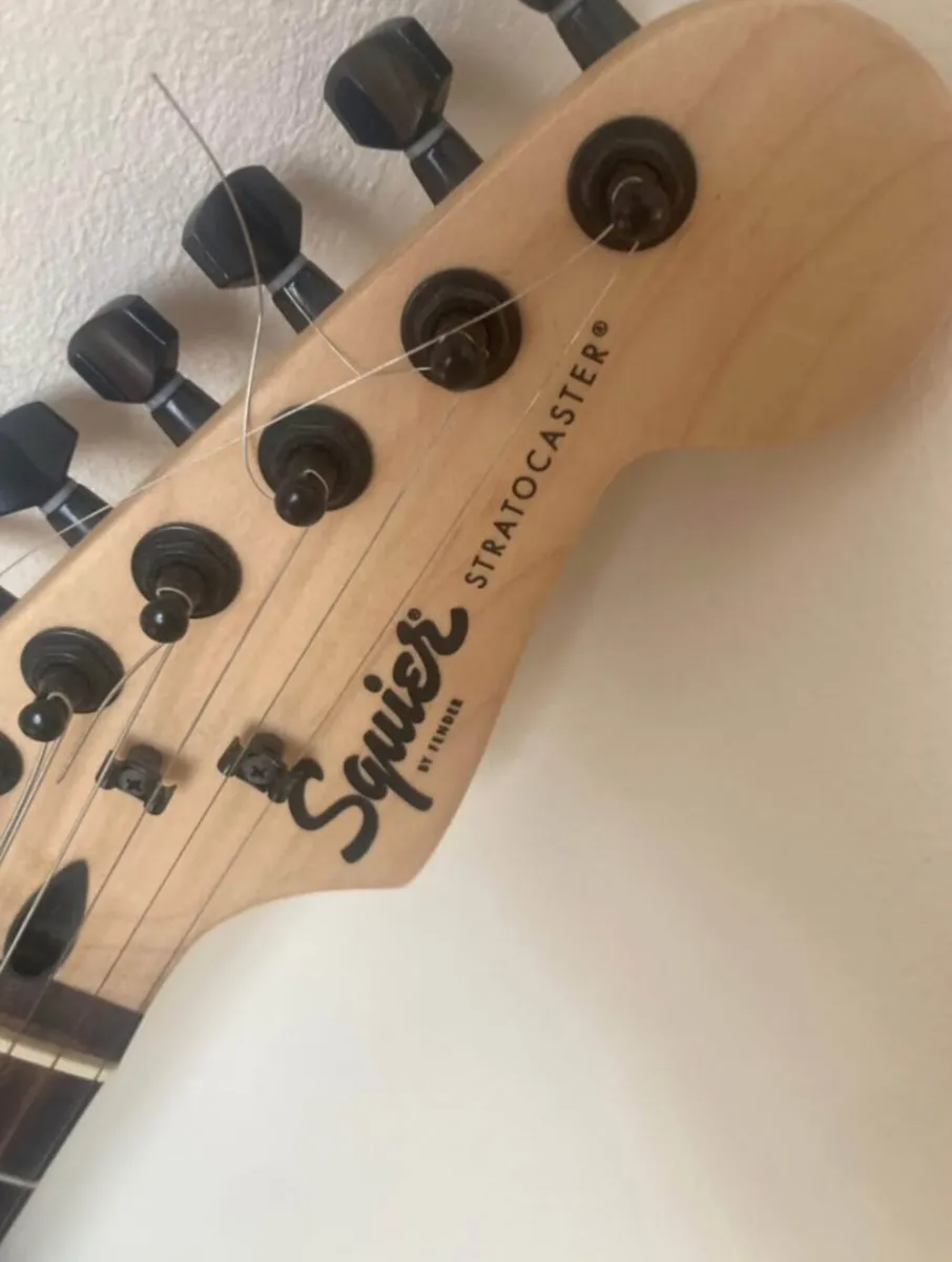 Eletric Guitar - Image 3
