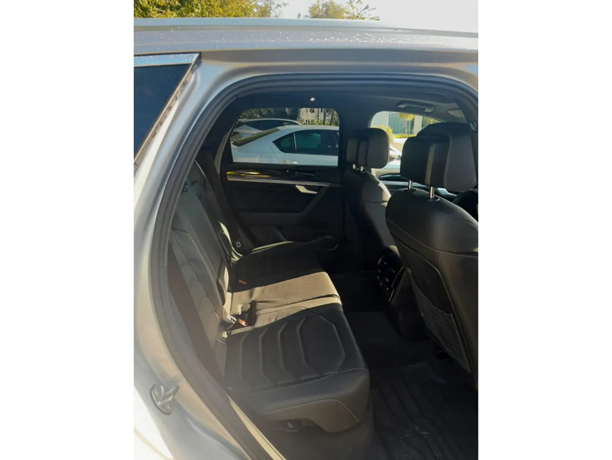 Volkswagen Touareg EHYBRID ELEGANCE 3.0 TSI PHEV 3 - Image 4