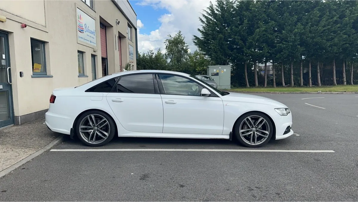 Audi A6 V6 3.0L Quattro Black edition - Image 4