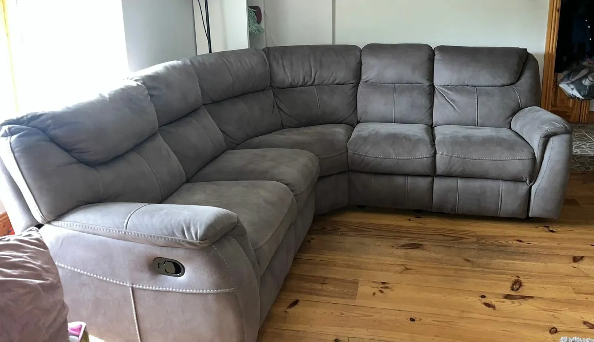 Corner Recliner Couch - Image 1