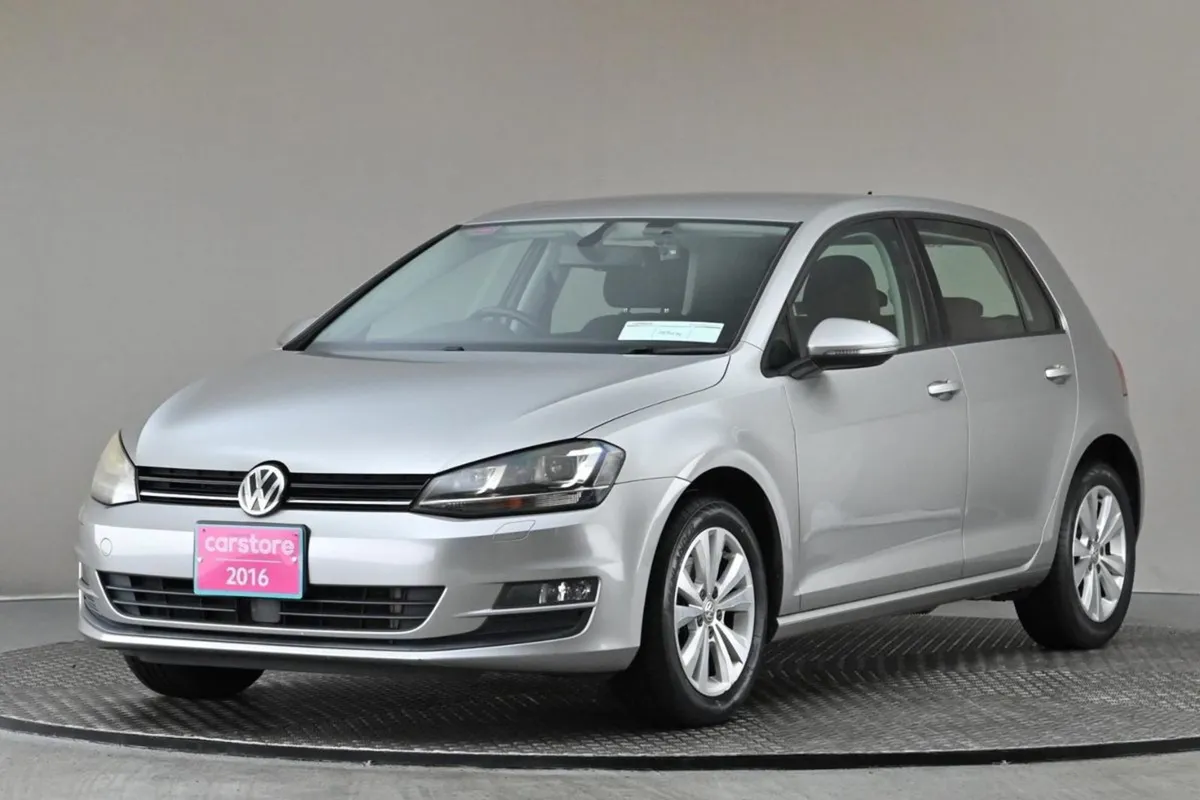 Volkswagen Golf 1.2 TSI DSG MK7 Comfortline  reve - Image 3