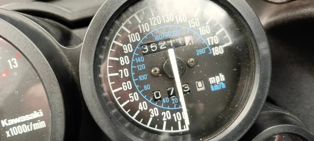 1989 Kawasaki ZX-10 - Image 3