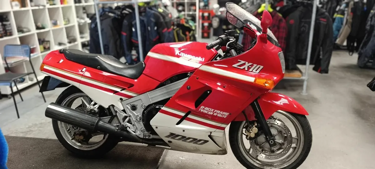 1989 Kawasaki ZX-10 - Image 1