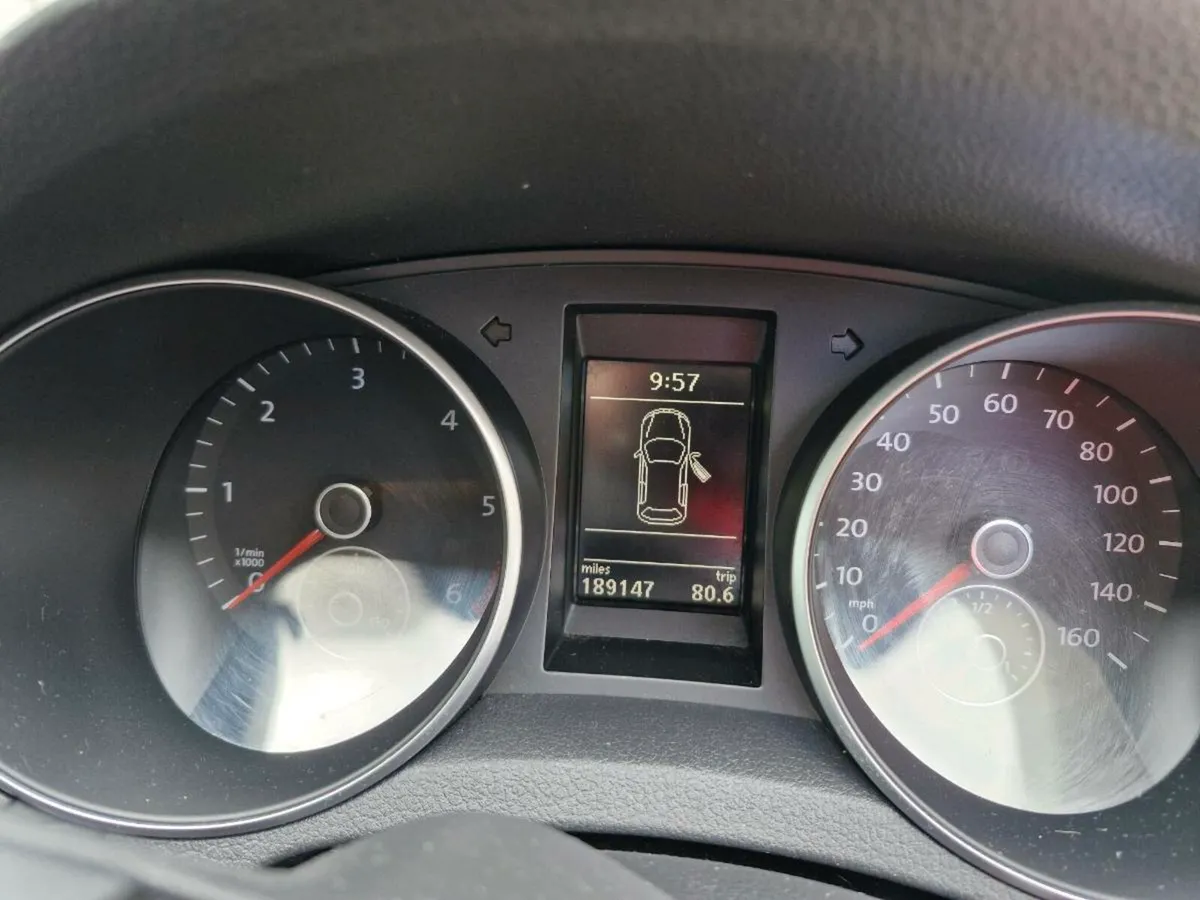 Car - Image 4