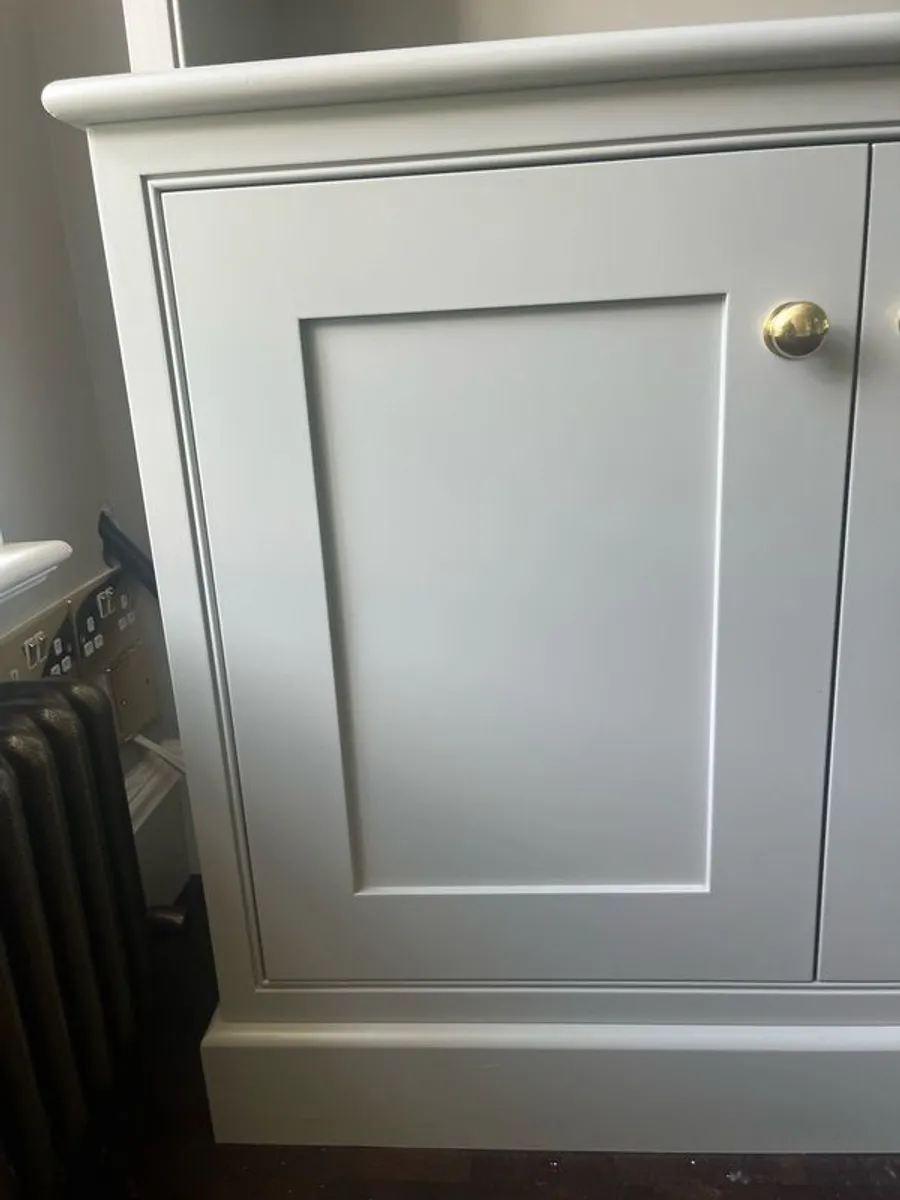 TV unit and bookshelves - Image 4