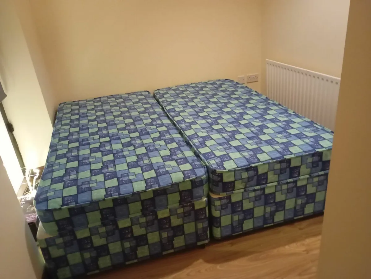 2 beds - Image 2
