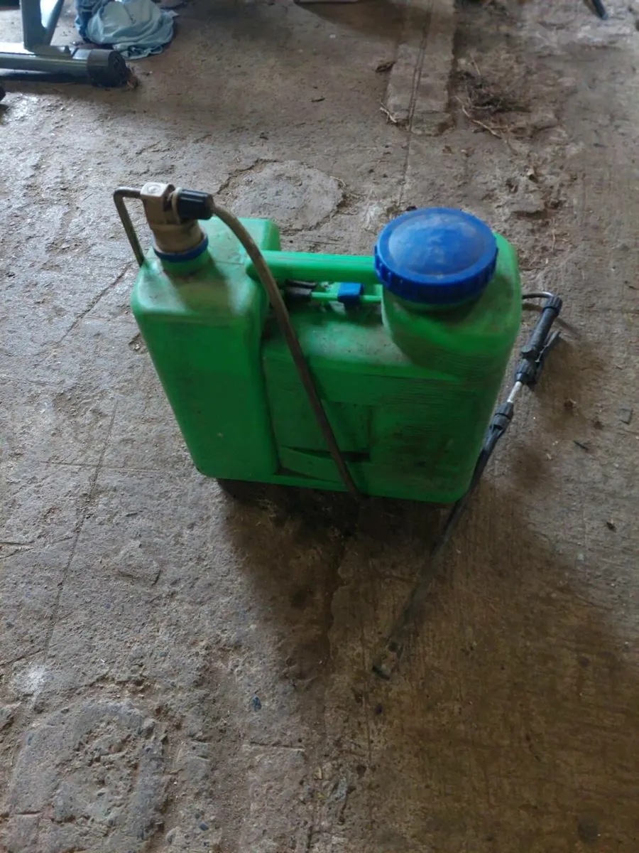 knapsack sprayer x2 €50 for both - Image 1