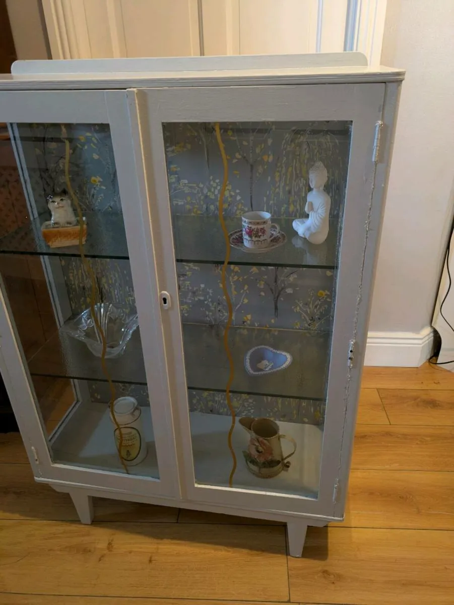 China cabinet.  Glass display case - Image 2
