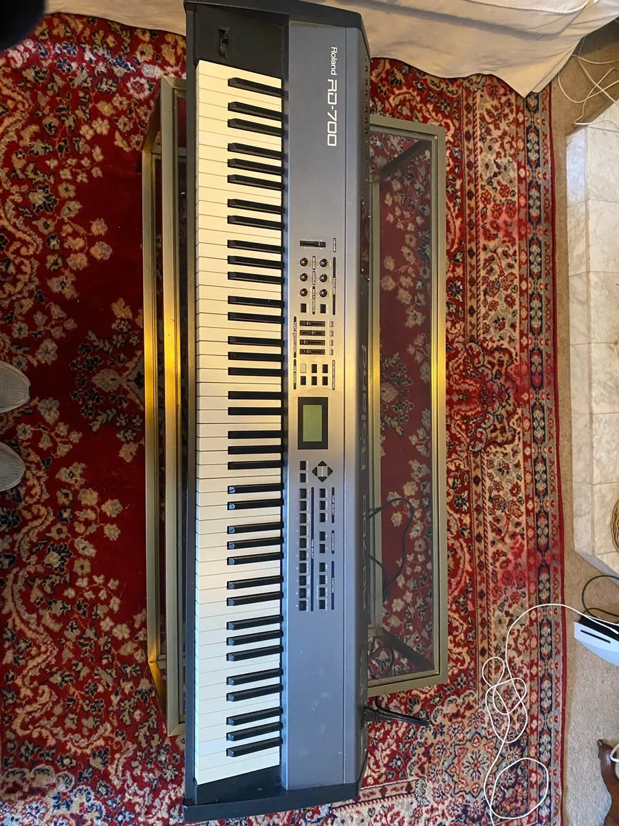Roland RD 700 - Image 1