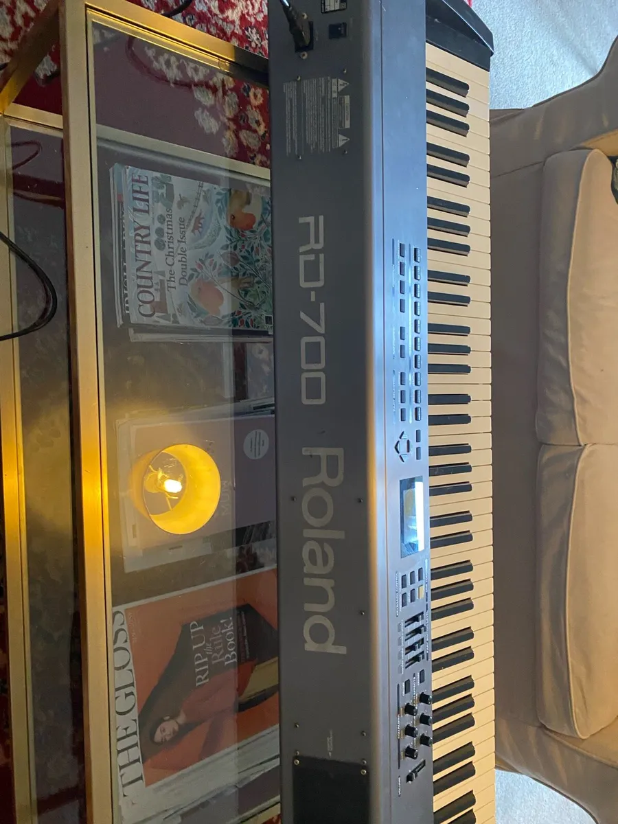 Roland RD 700 - Image 2