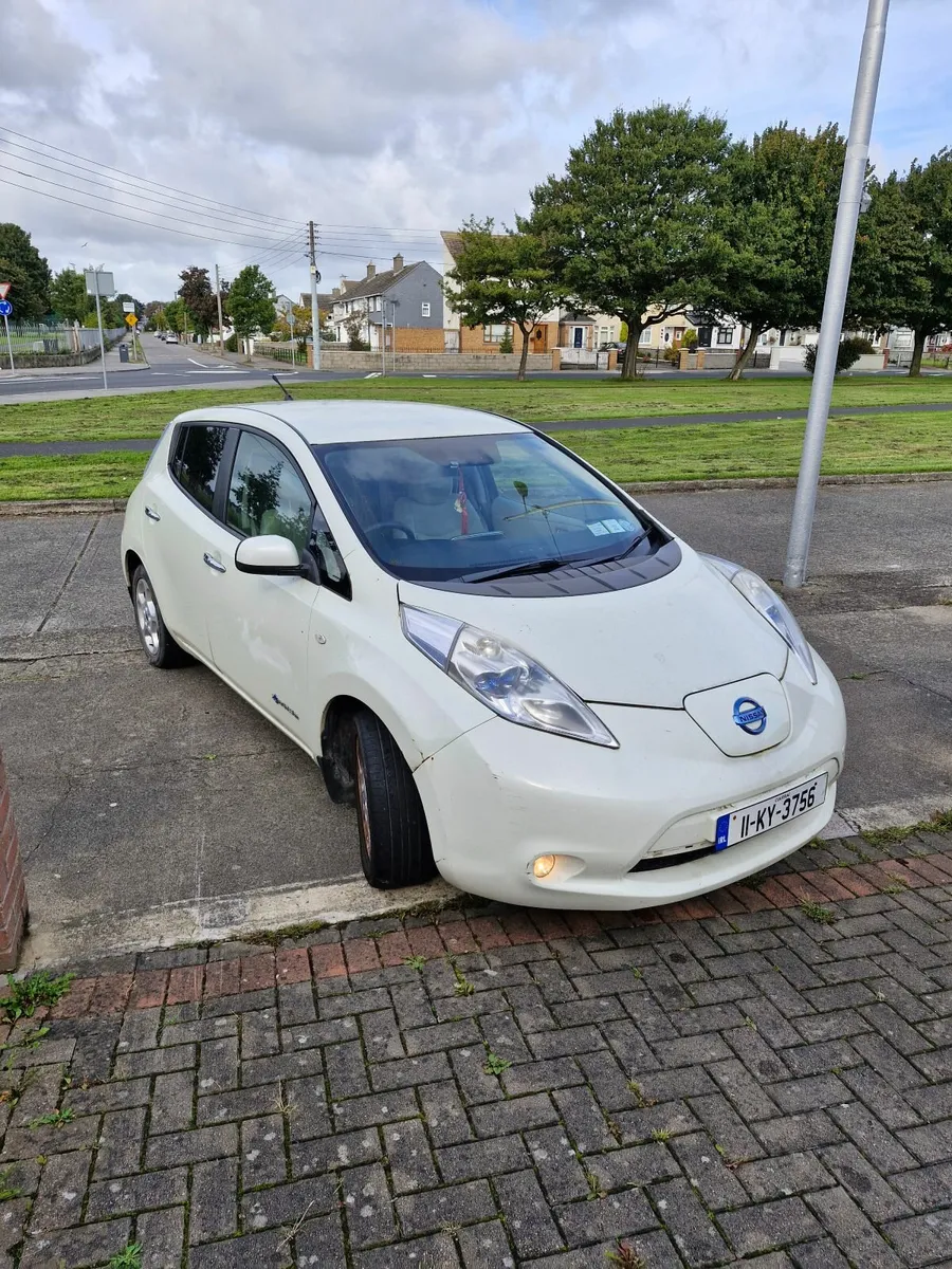 2011 Nissan Leaf  24kw - Image 3