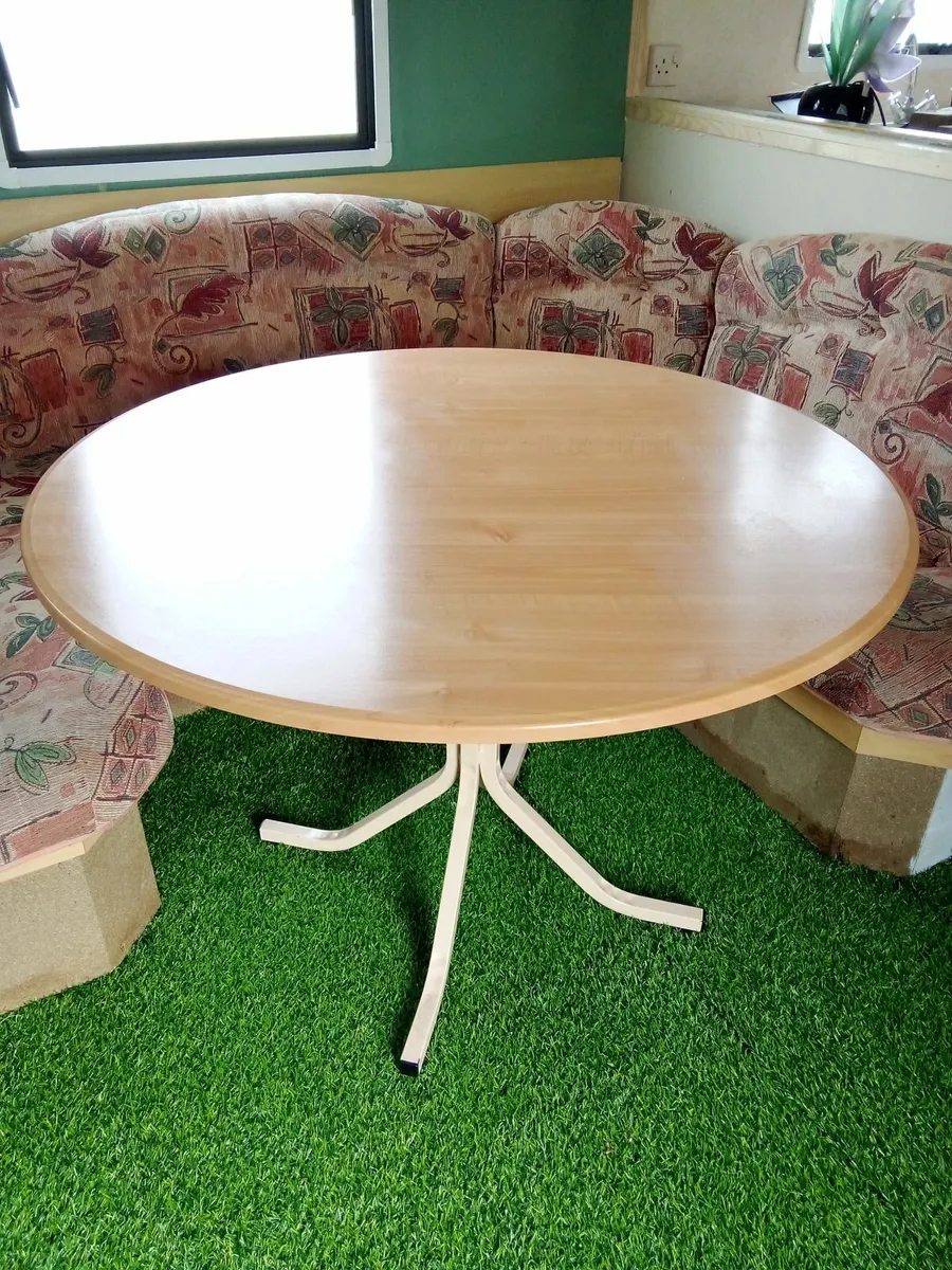 Kitchen/dining table - Image 1