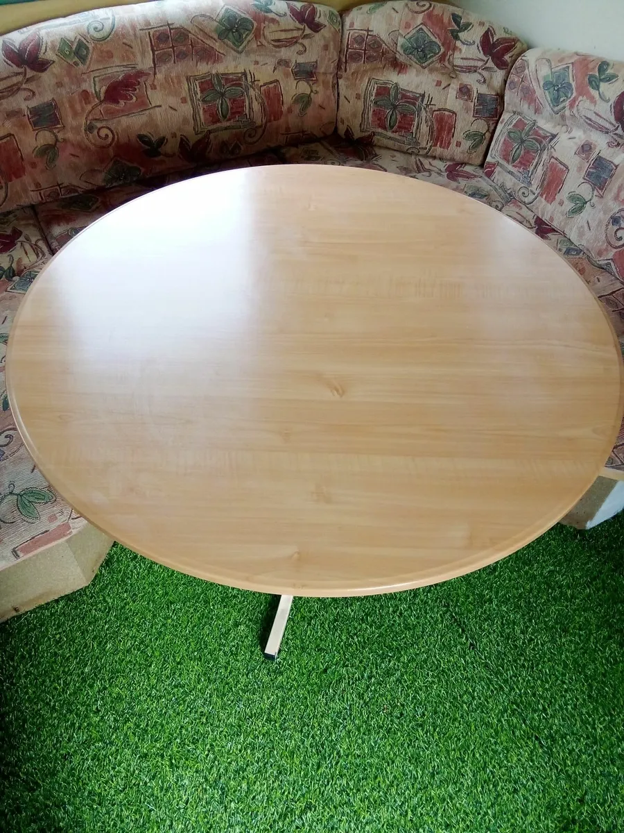 Kitchen/dining table - Image 3