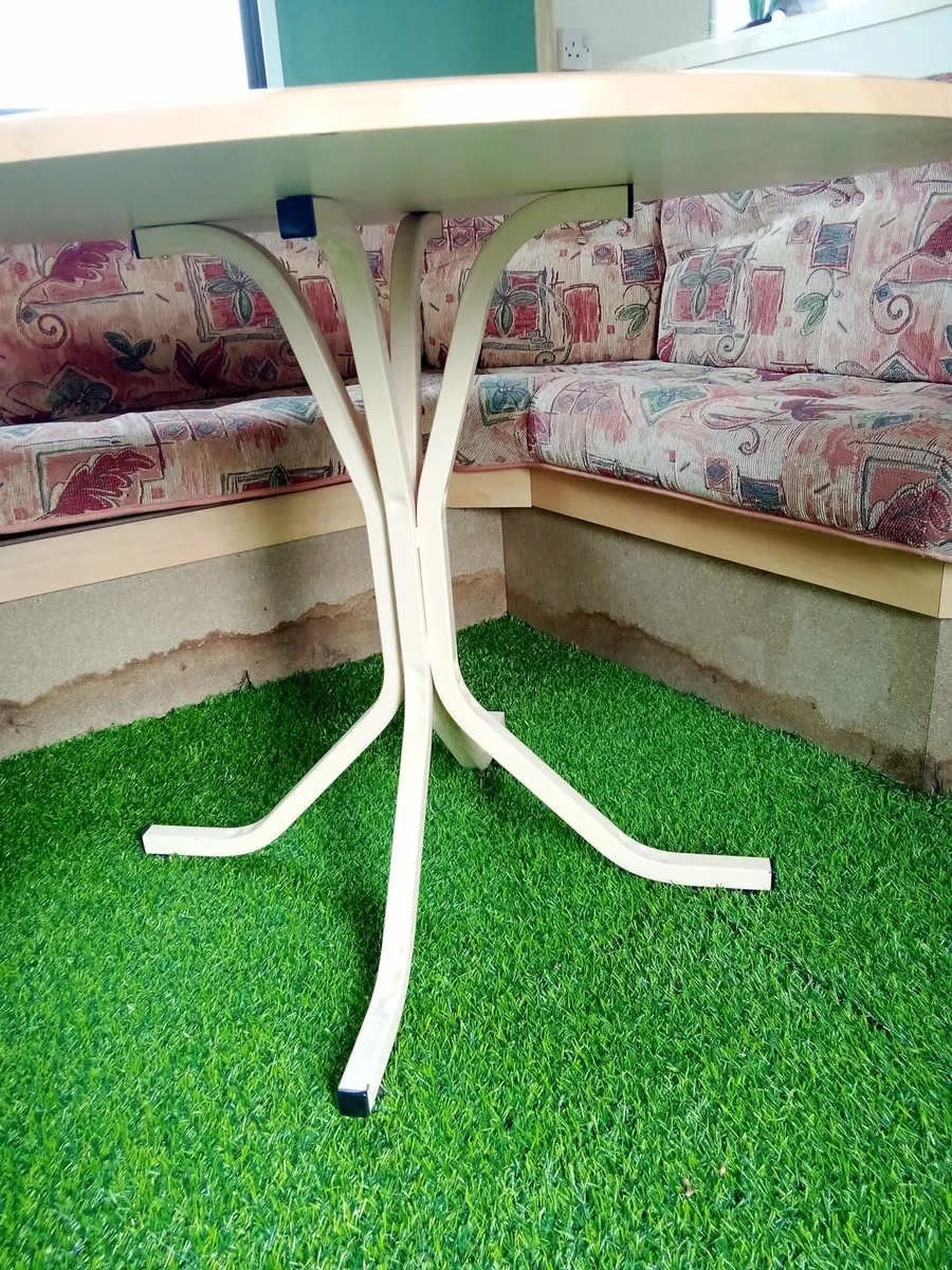 Kitchen/dining table - Image 4