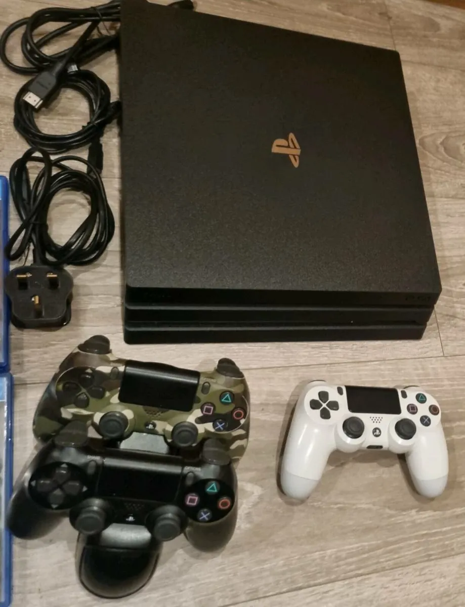 PS4 PRO 1TB - Image 4