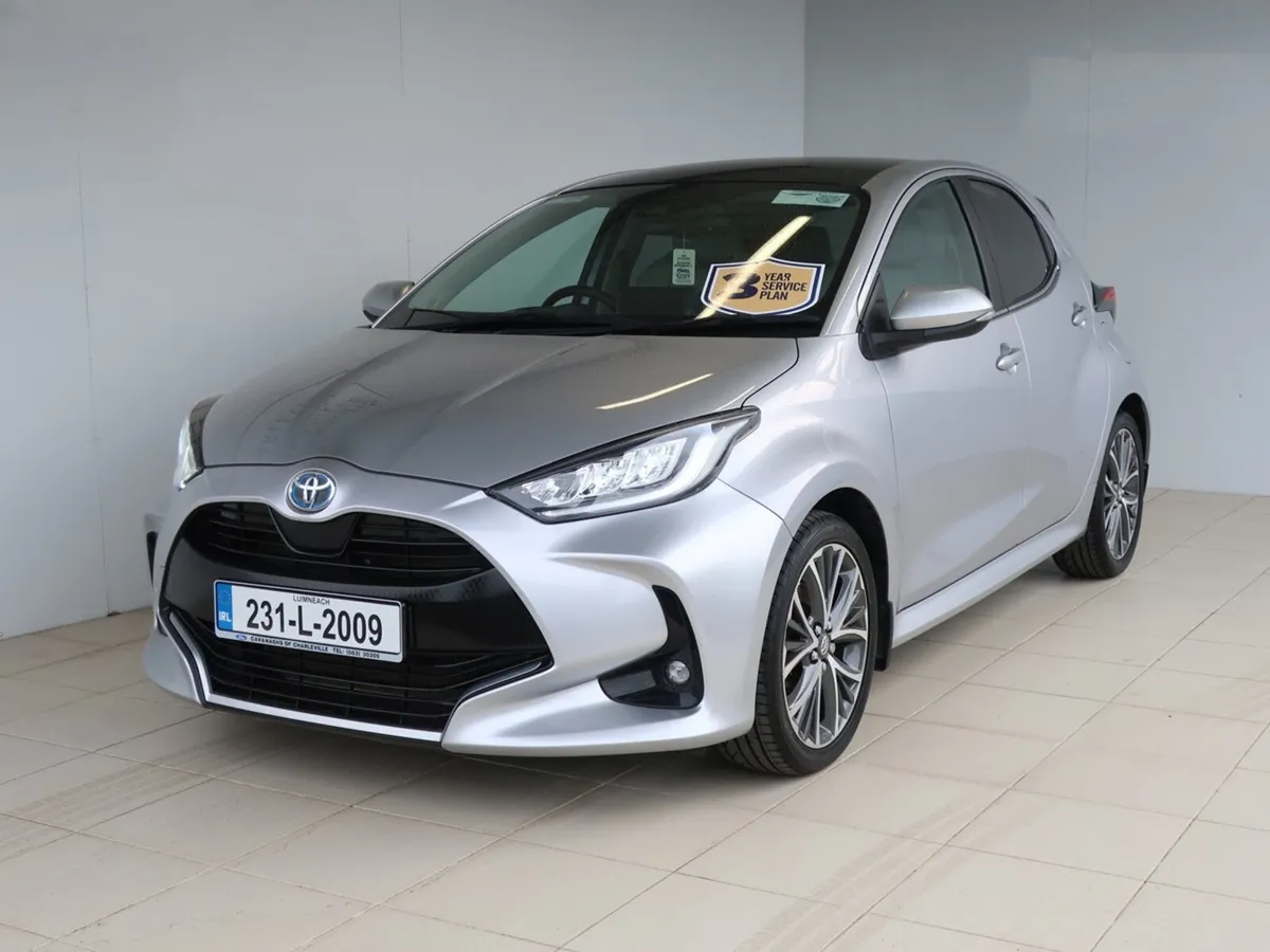 2023 TOYOTA YARIS HYBRID 1.5 PLATINUM 4DR AUTO - Image 2