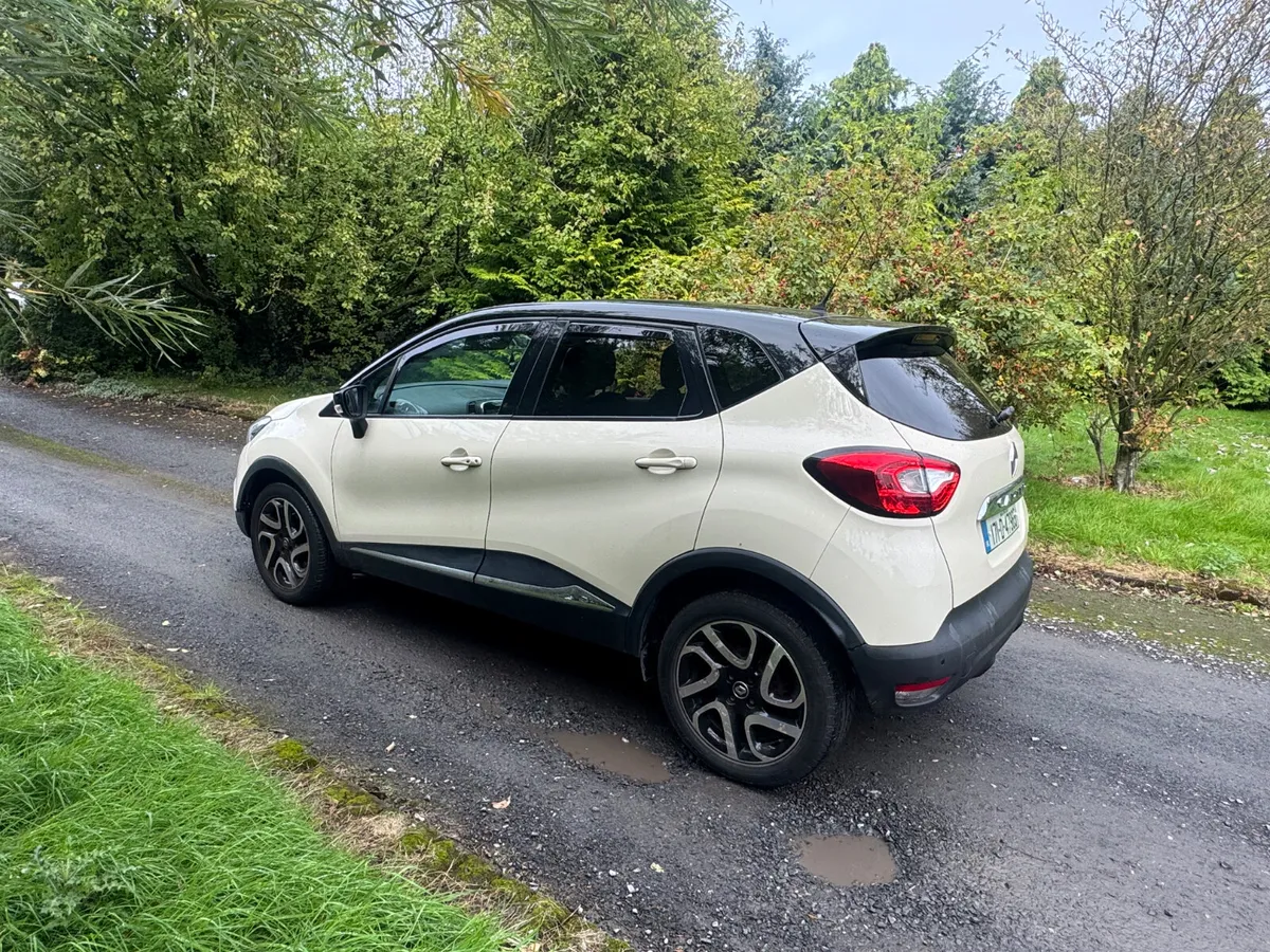 17 Renault Captur 1.5DCI AUTOMATIC - Image 3