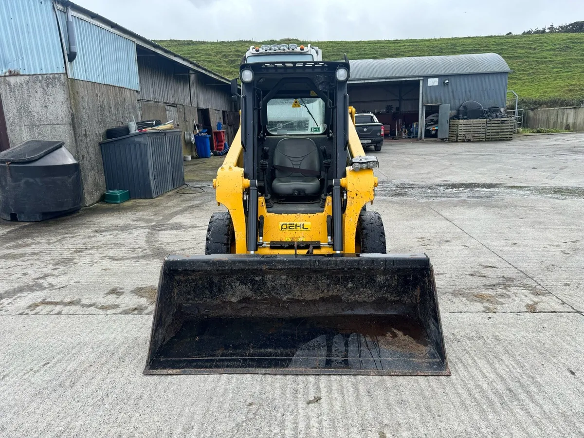 Gehl R165 *very low hours* skidsteer - Image 4