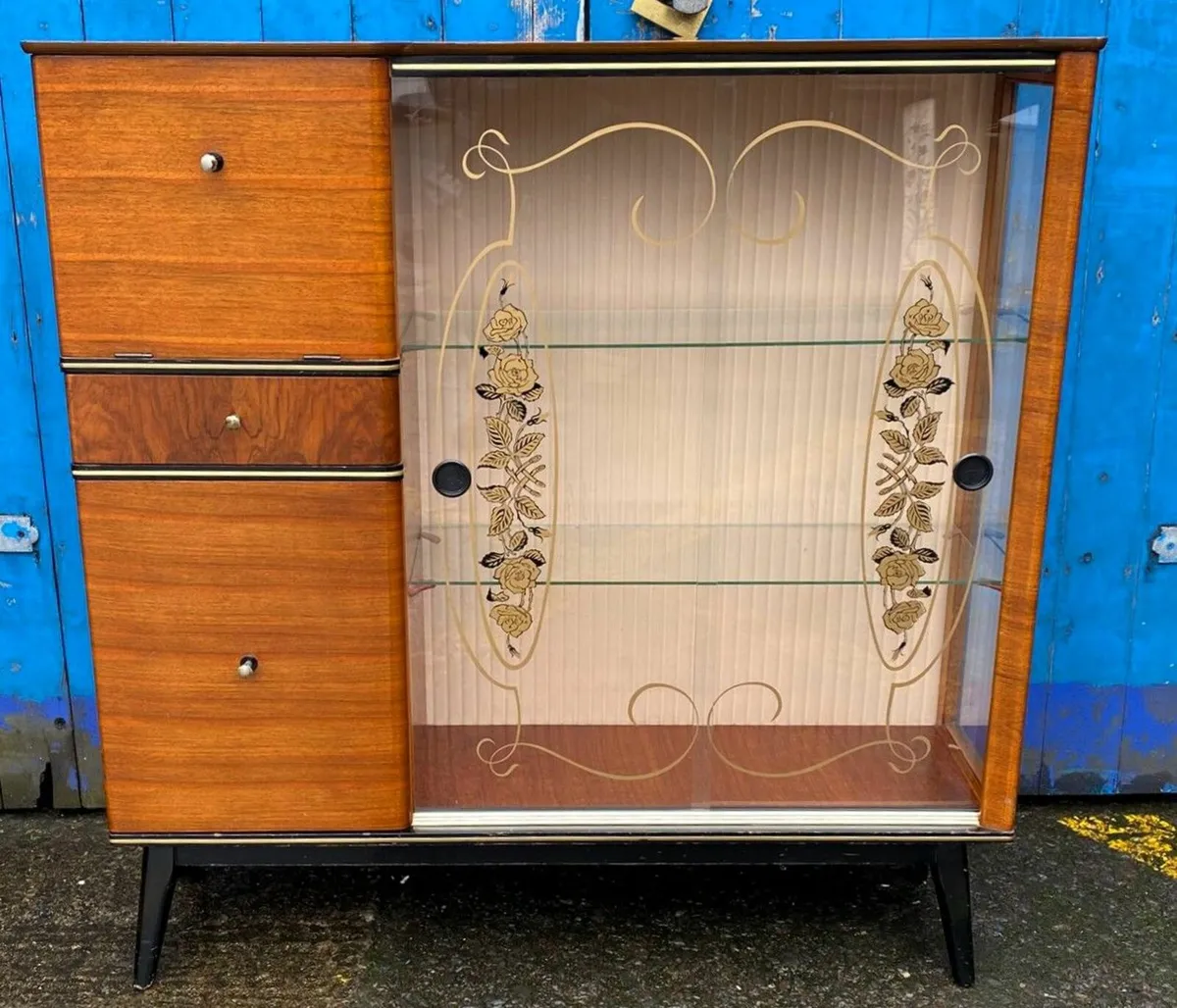 Retro Display Cabinet - Image 1
