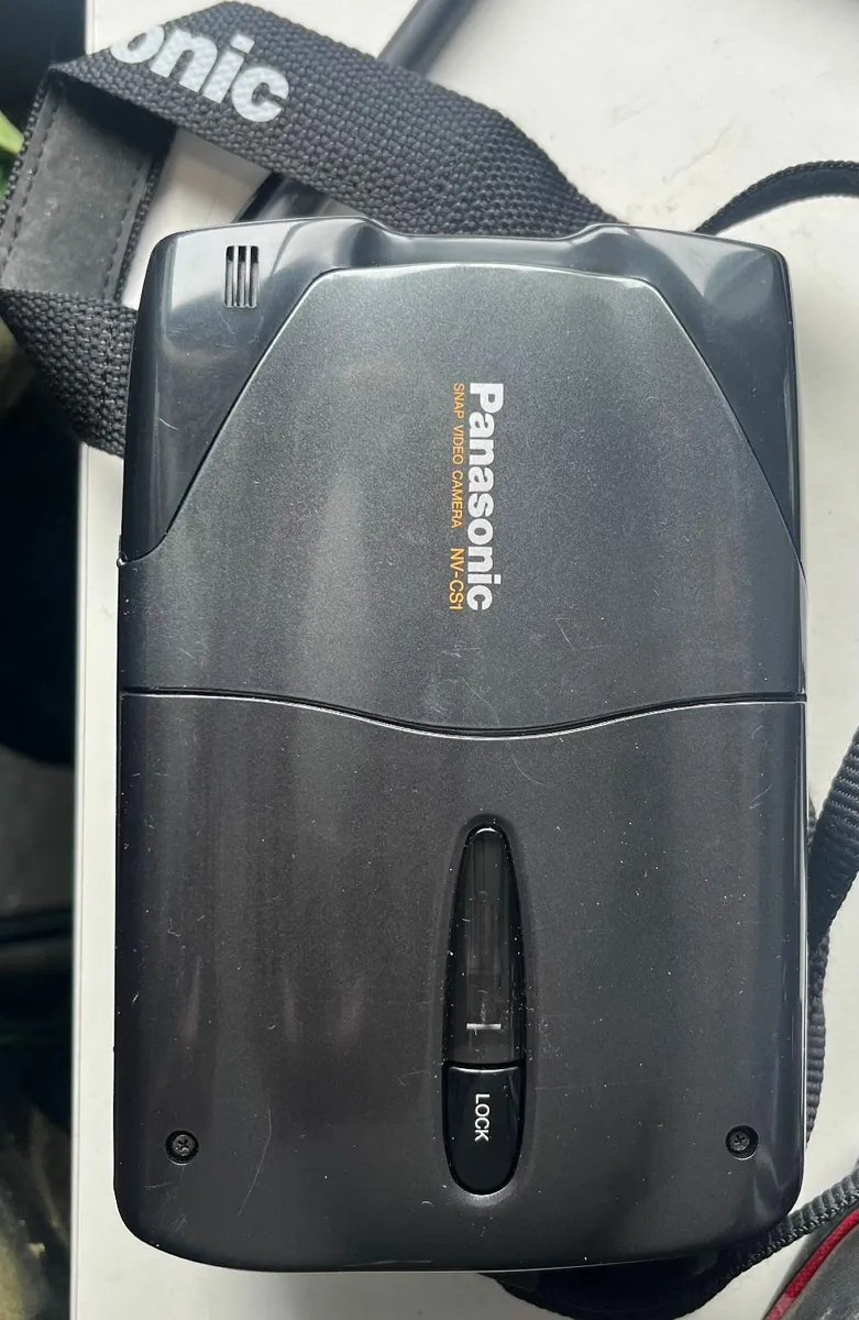 Panasonic Snap Video Camera NV-CS1 - Image 2