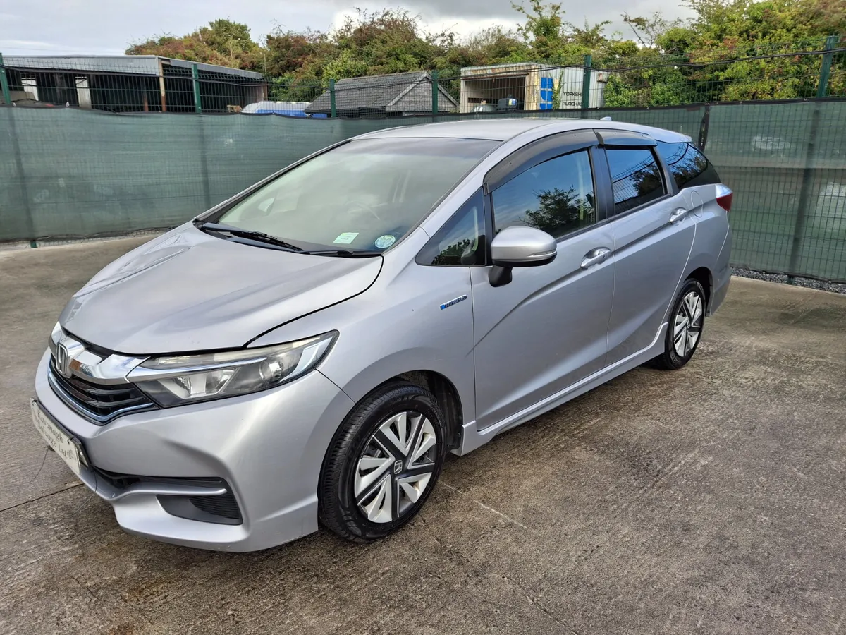 2017 Honda Shuttle  1.5 Hybrid  Automatic - Image 2