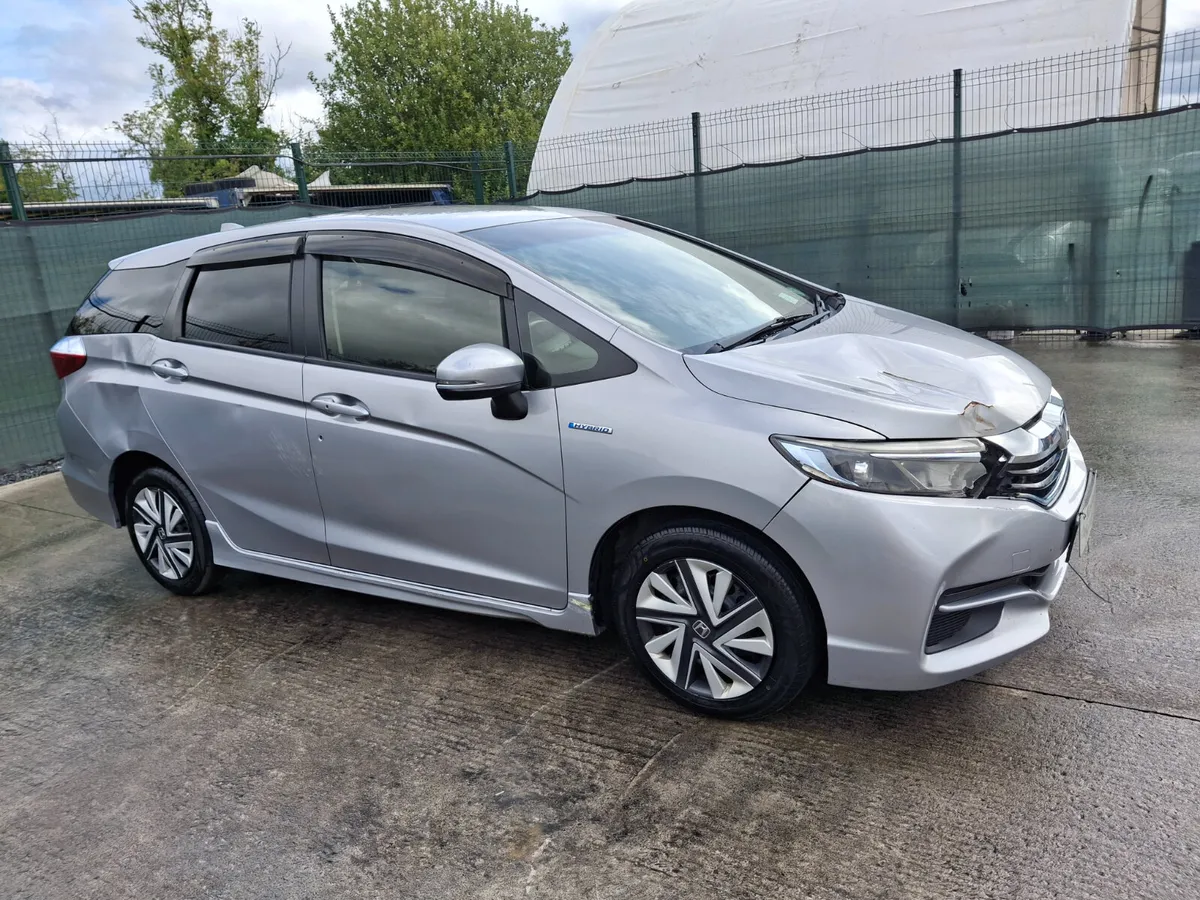 2017 Honda Shuttle  1.5 Hybrid  Automatic - Image 3