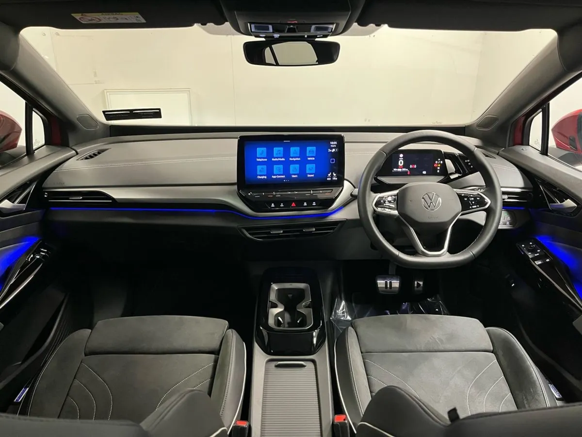 Volkswagen ID.5 Max 77kwh 204BHP - Panoramic Glas - Image 4