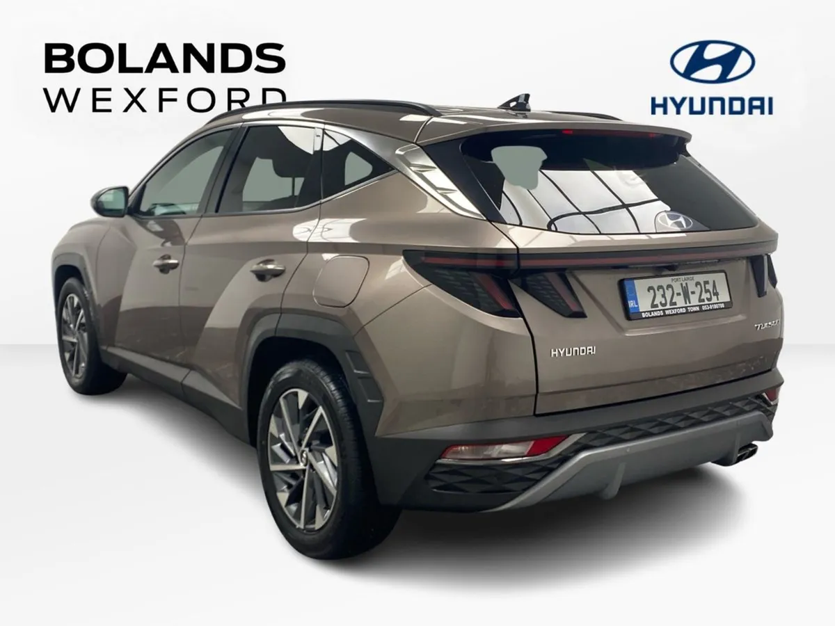 Hyundai Tucson 2WD Executive Plus - Image 4