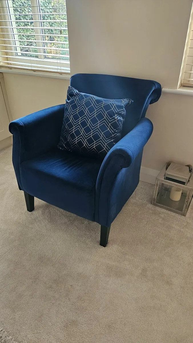 Accent Navy Velvet Armchair - Image 2