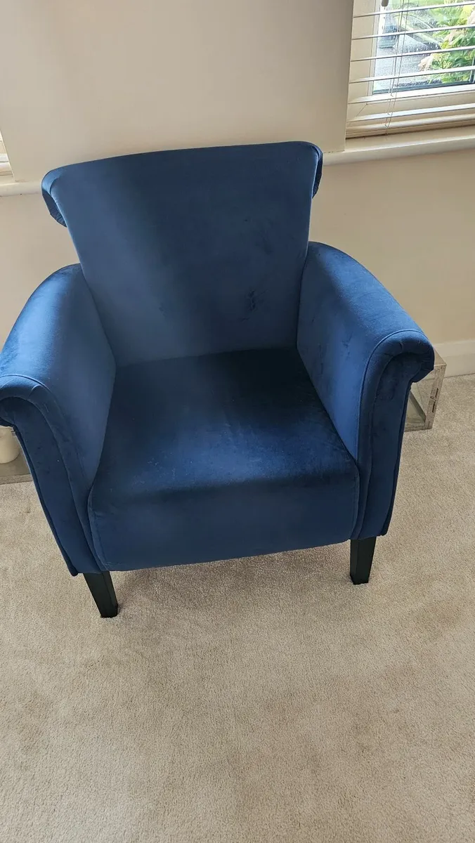 Accent Navy Velvet Armchair - Image 3