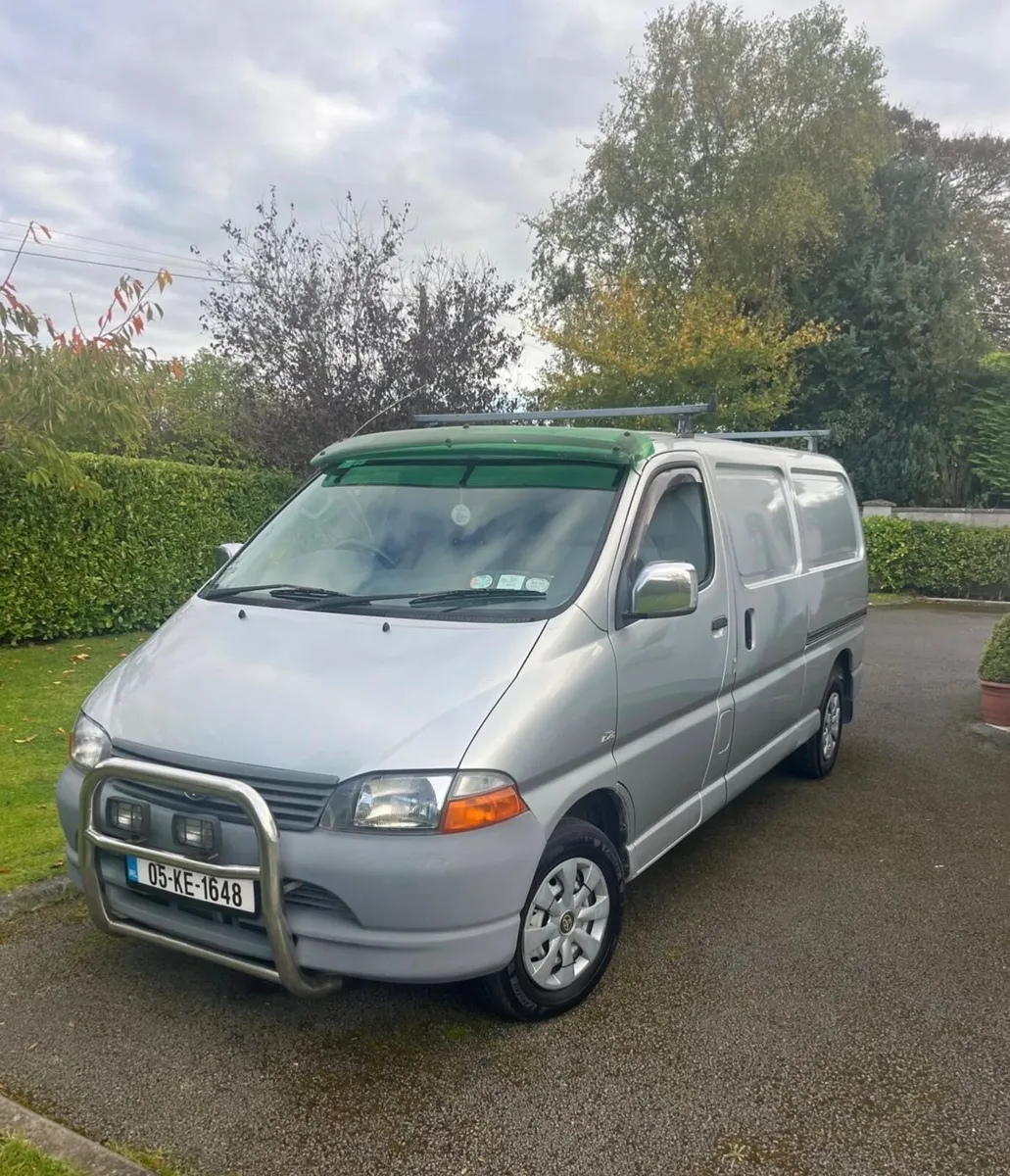 Toyota HiAce 2005 - Image 1
