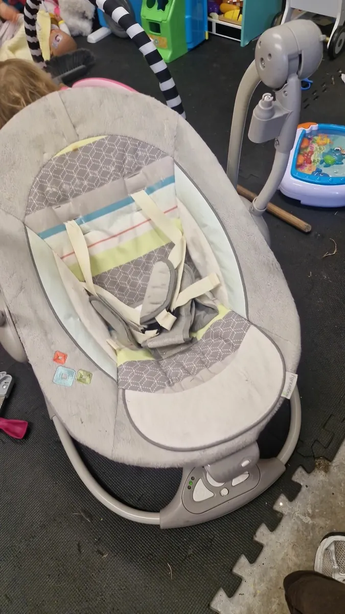 Baby swing