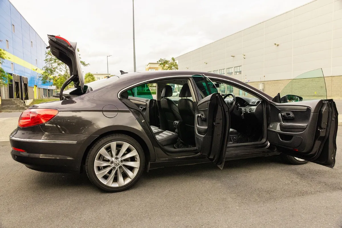Volkswagen Passat 2011 - Image 4