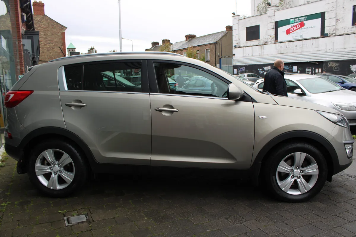 Kia Sportage LXE 1.7 2014 *FULL SERVICE HISTORY* - Image 3