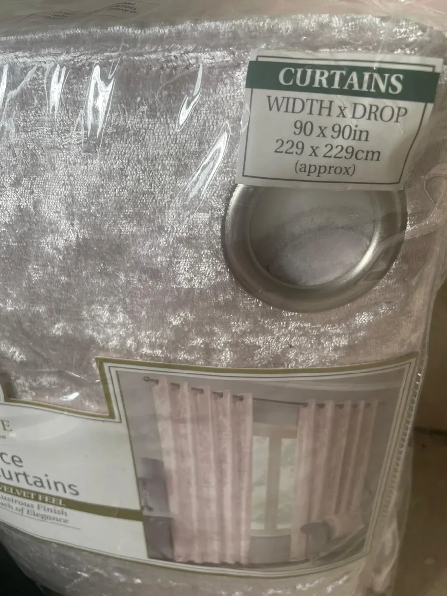 Pink crush velvet curtains for sale - Image 2