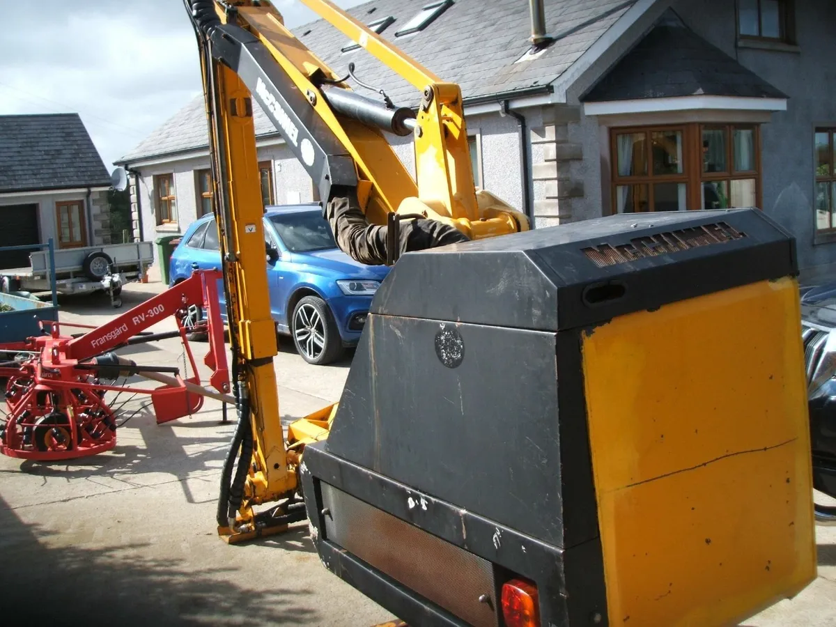 2009 McConnel PA65T - Image 3