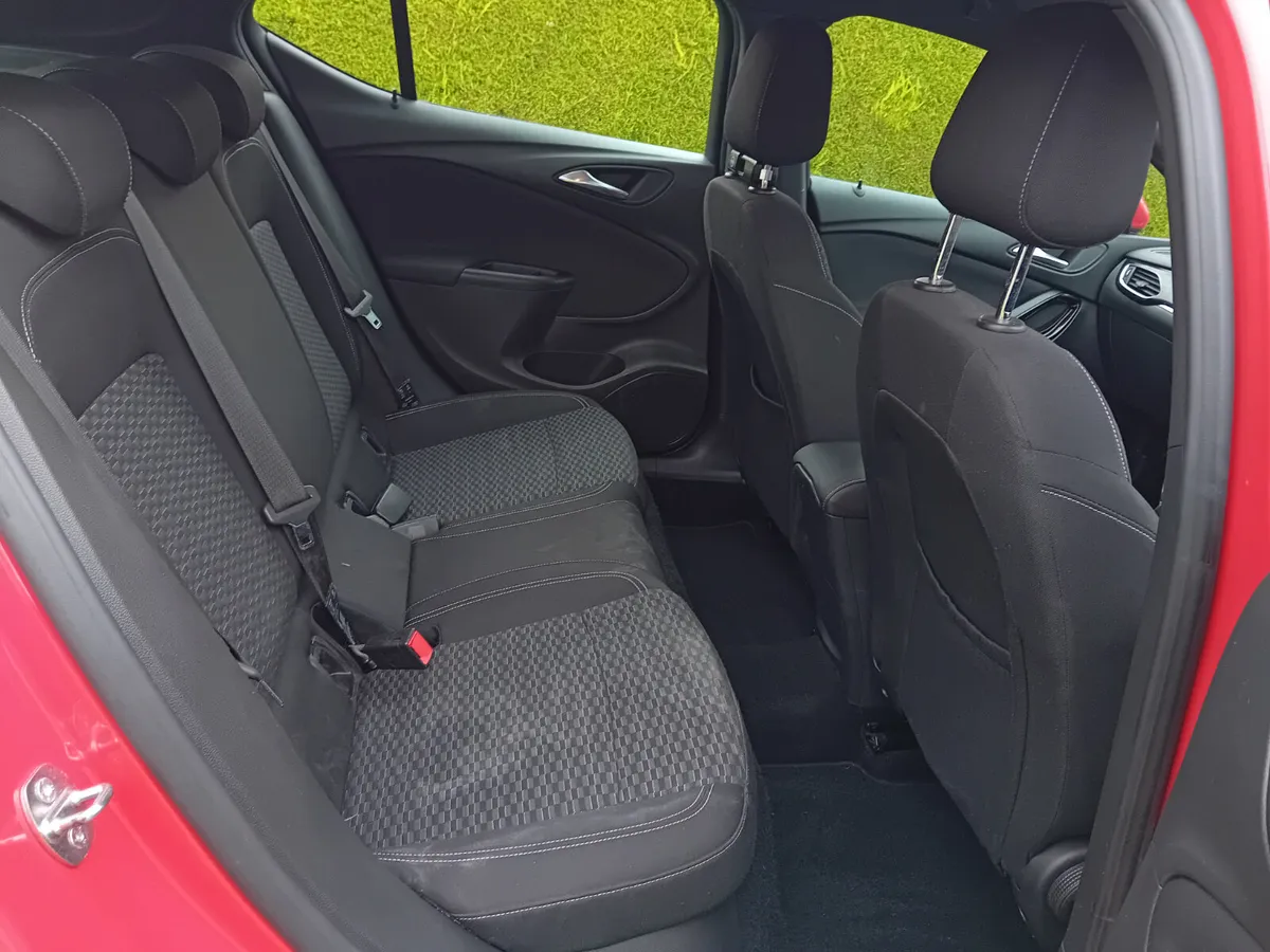 Opel Astra 2017 - Image 4