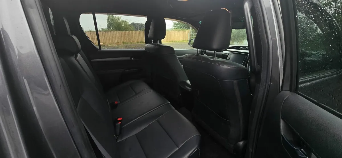 Toyota Hilux 2022 - Image 4